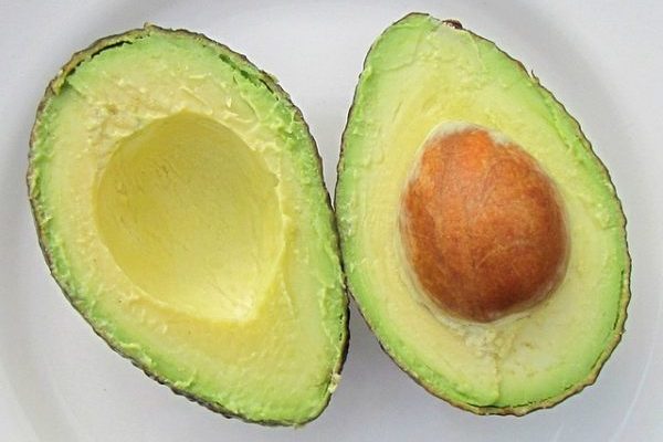 Полезные свойства авокадо для похудения женщин, как и с чем его есть?