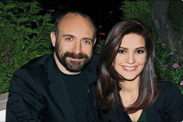 Как выглядят жёны самых красивых турецких актёров?