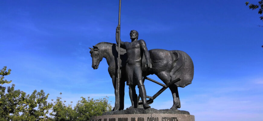 В Пензе чуть не продали символ города – памятник Первопоселенцу